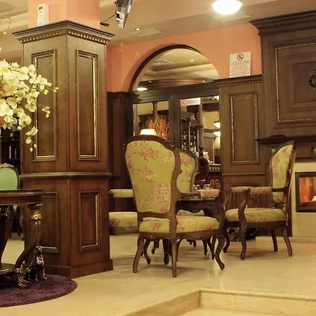 Chinar Hotel 3*