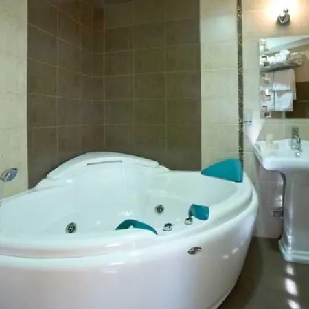 Chinar Hotel Hisarea